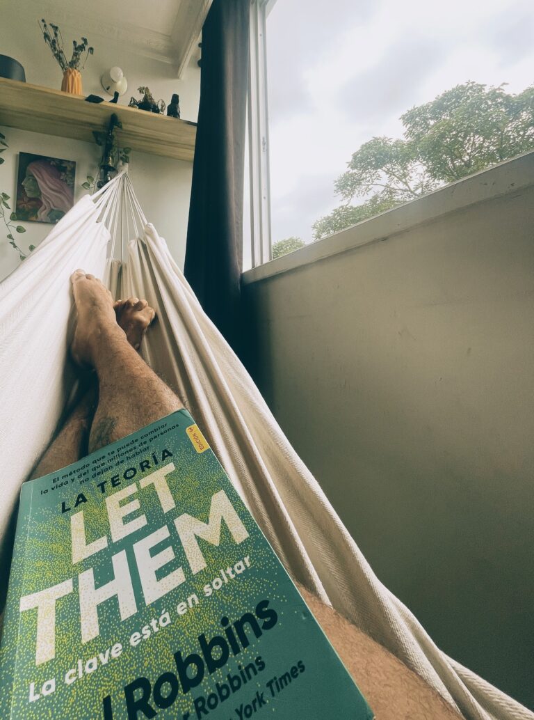 Let Them: Déjalos, más que un libro, una forma de entenderse en la sociedad.